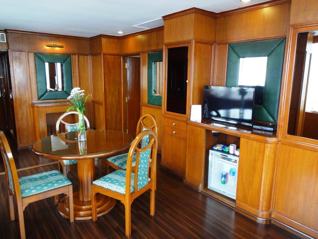 Royal Orchid Central Bangalore, Mg Road Room photo