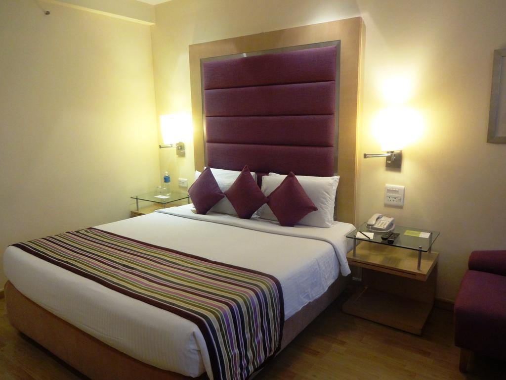 Royal Orchid Central Bangalore, Mg Road Room photo