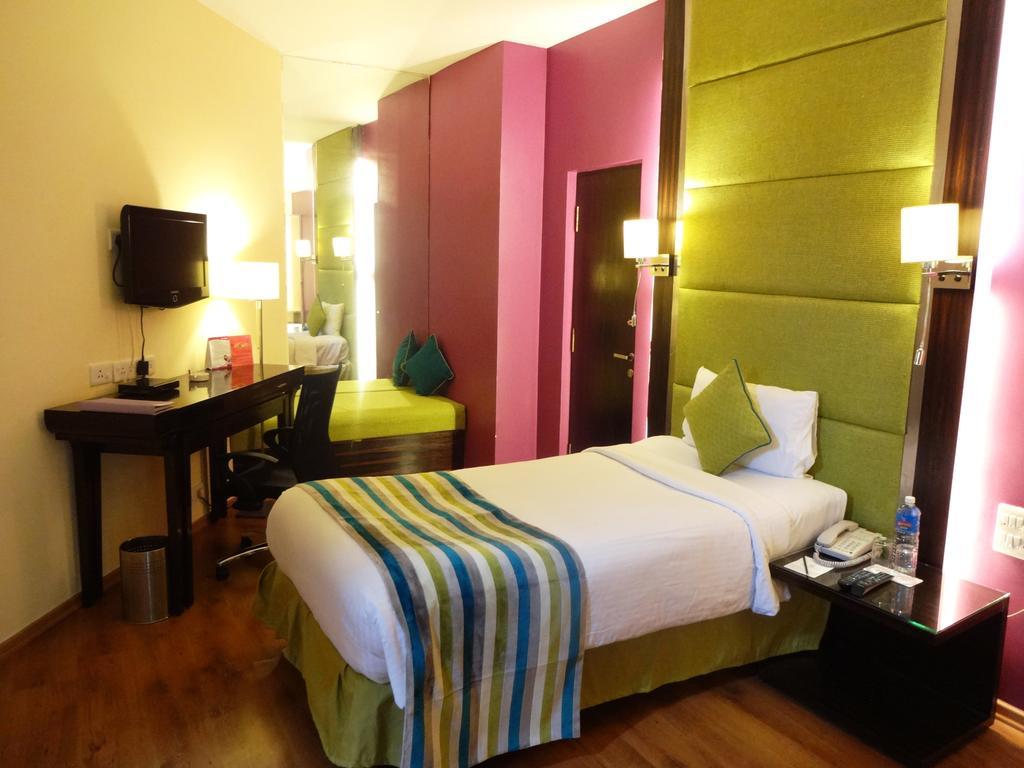 Royal Orchid Central Bangalore, Mg Road Room photo