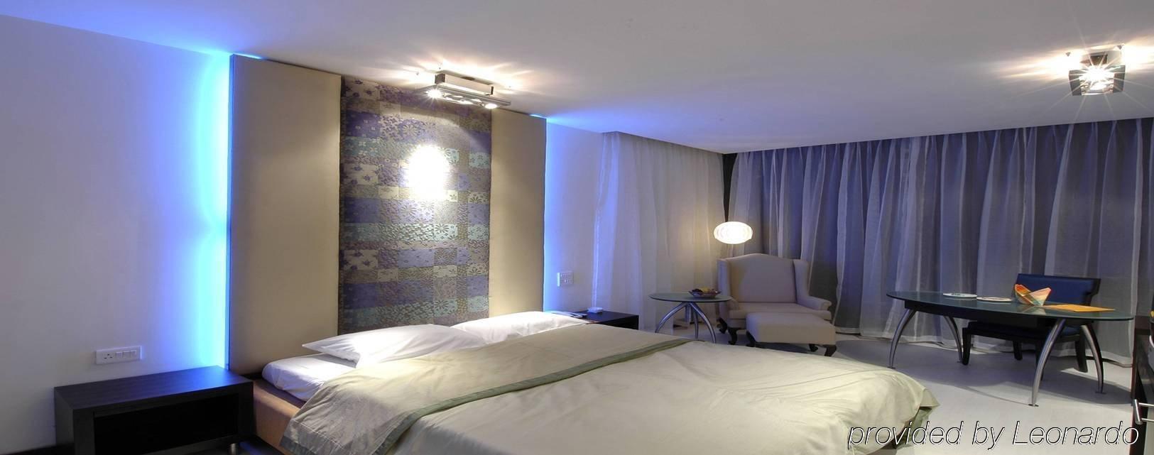 Royal Orchid Central Bangalore, Mg Road Room photo