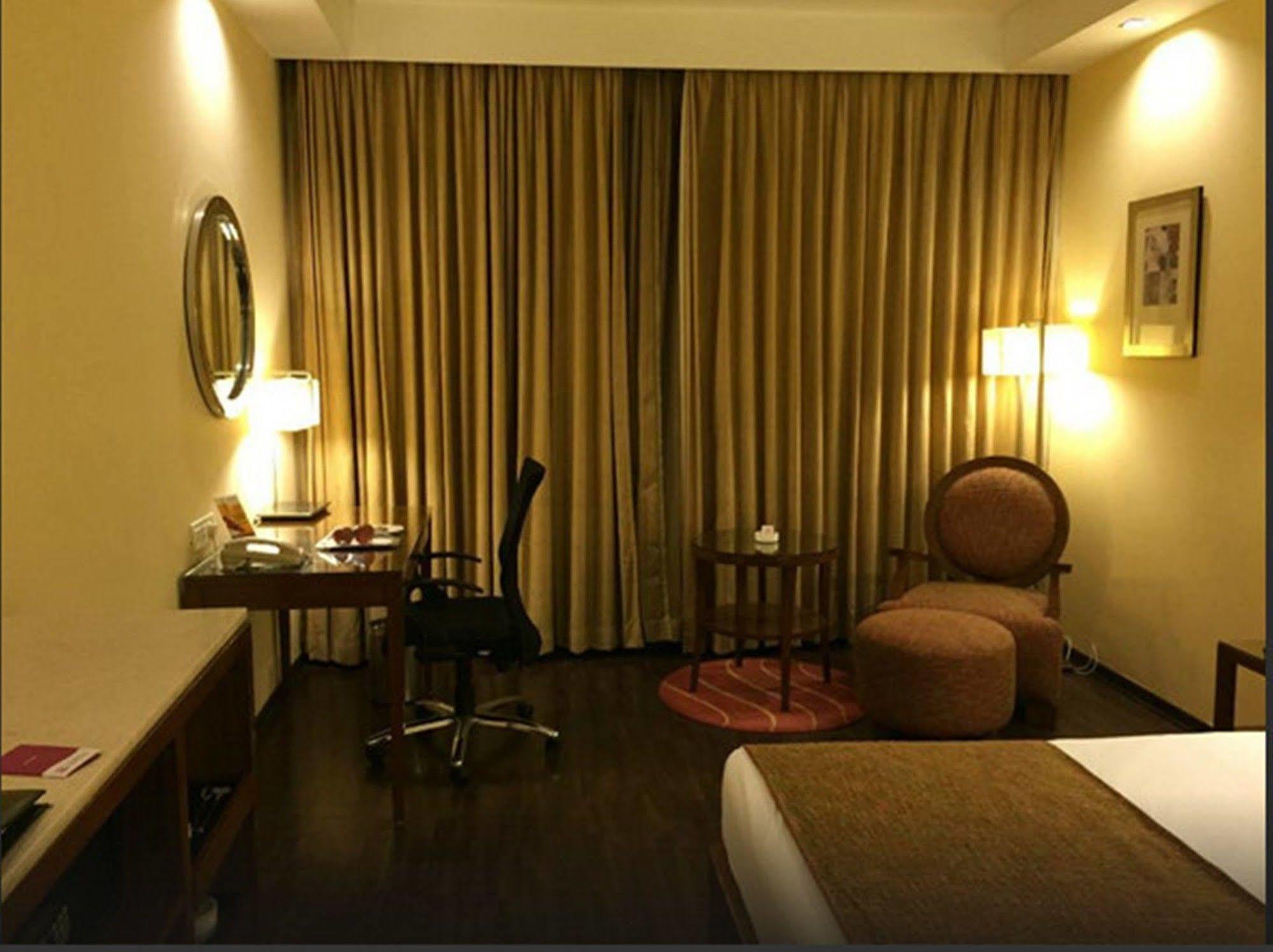 Royal Orchid Central Bangalore, Mg Road Exterior photo