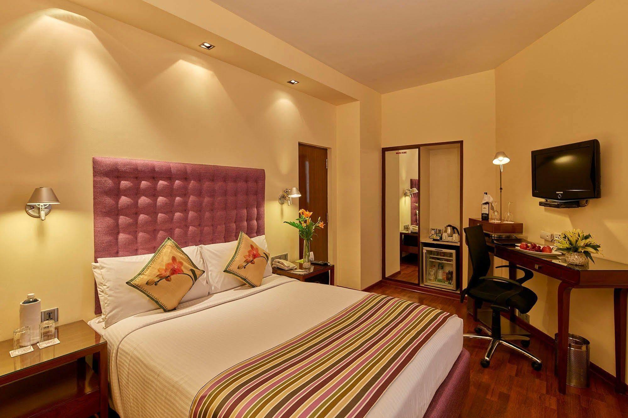 Royal Orchid Central Bangalore, Mg Road Exterior photo