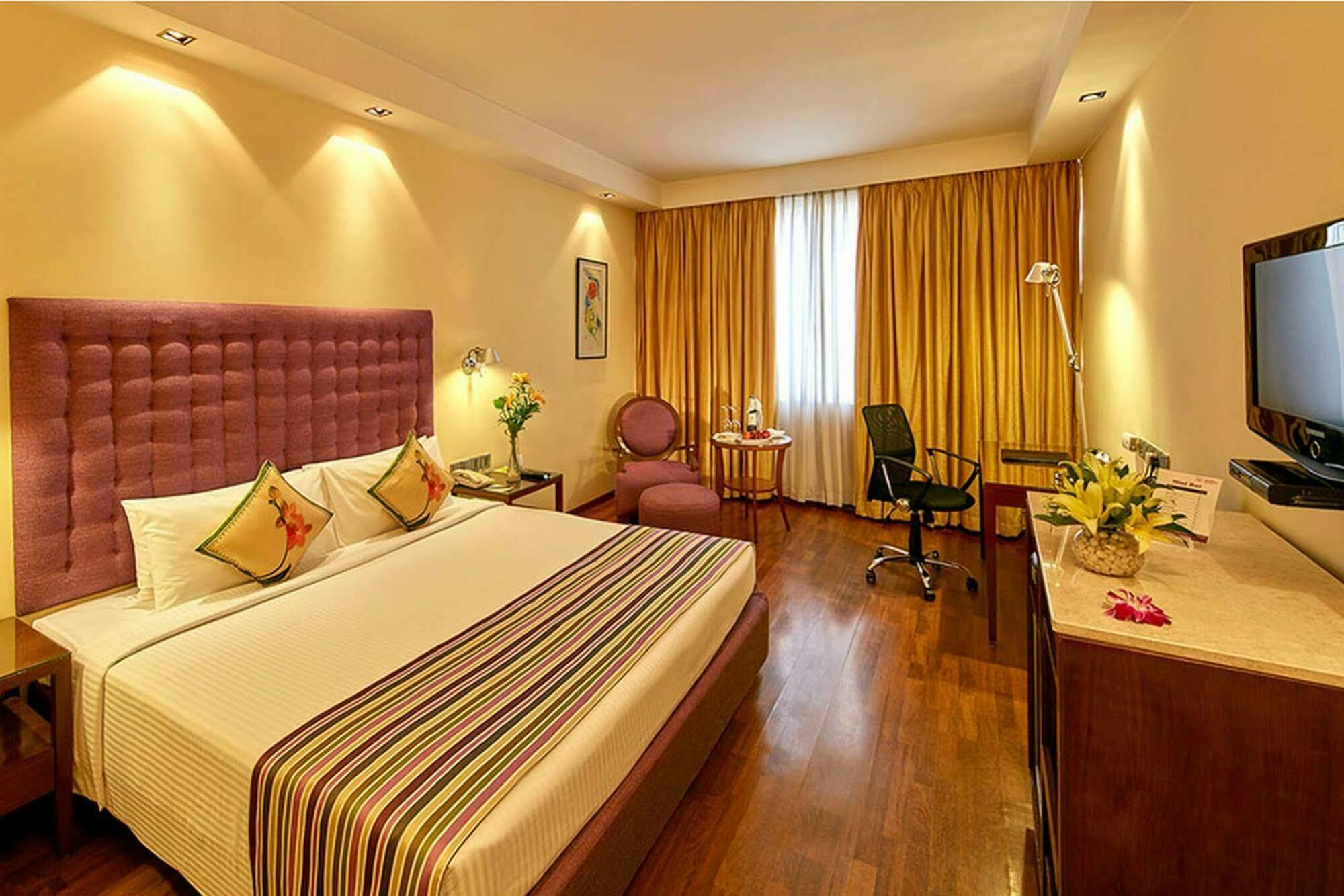 Royal Orchid Central Bangalore, Mg Road Exterior photo